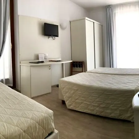 Roma 3* Garda (Verona)
