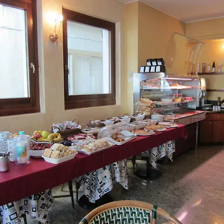 Roma Hotel Garda (Verona)